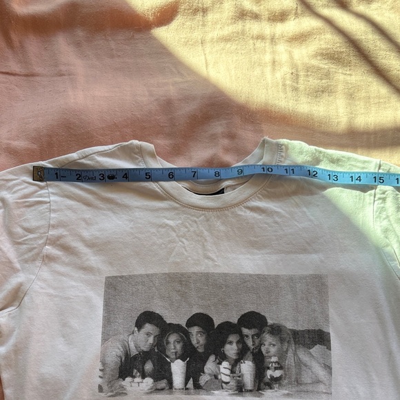 FRIENDS Graphic White T-shirt - Picture 7 of 9
